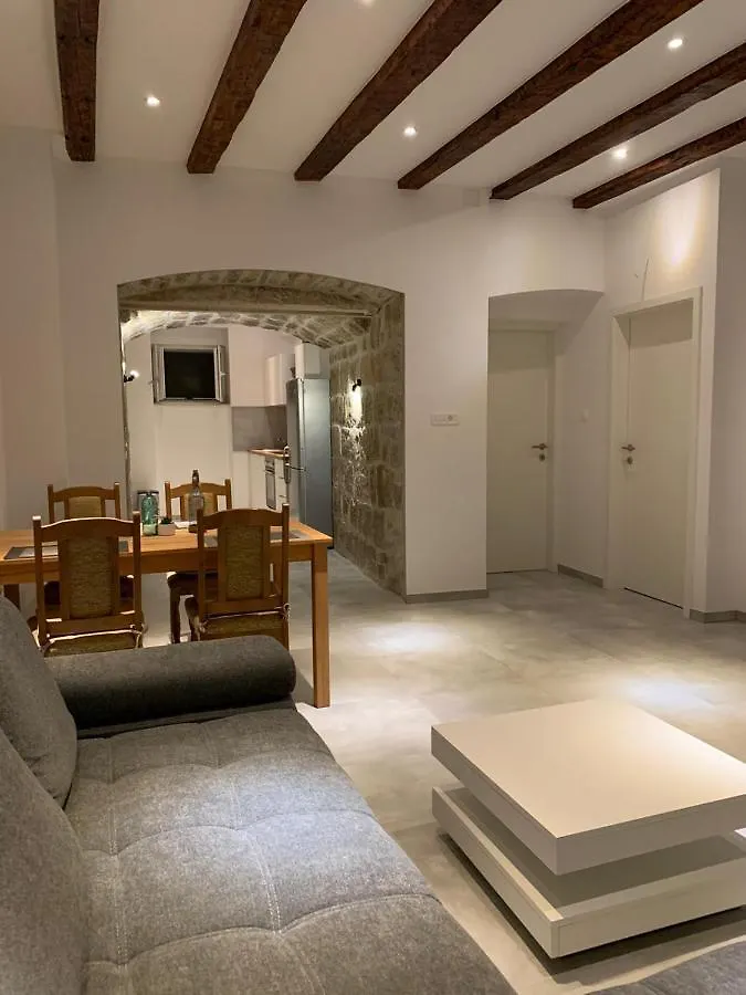Apartment Ana Kastela 0*,  Croatia